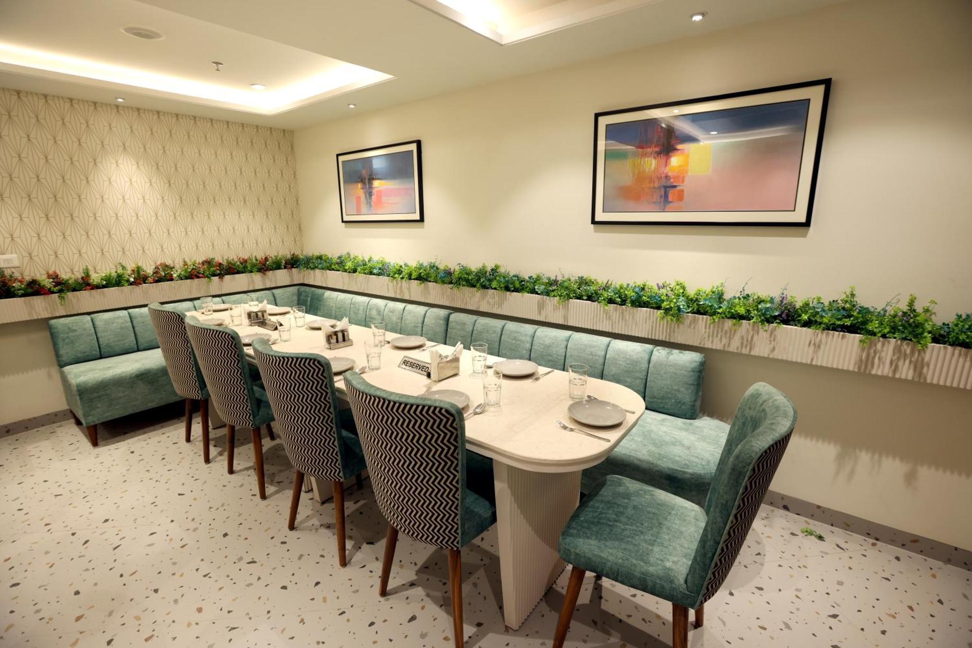 Hiraya Hotels Mohali Luaran gambar