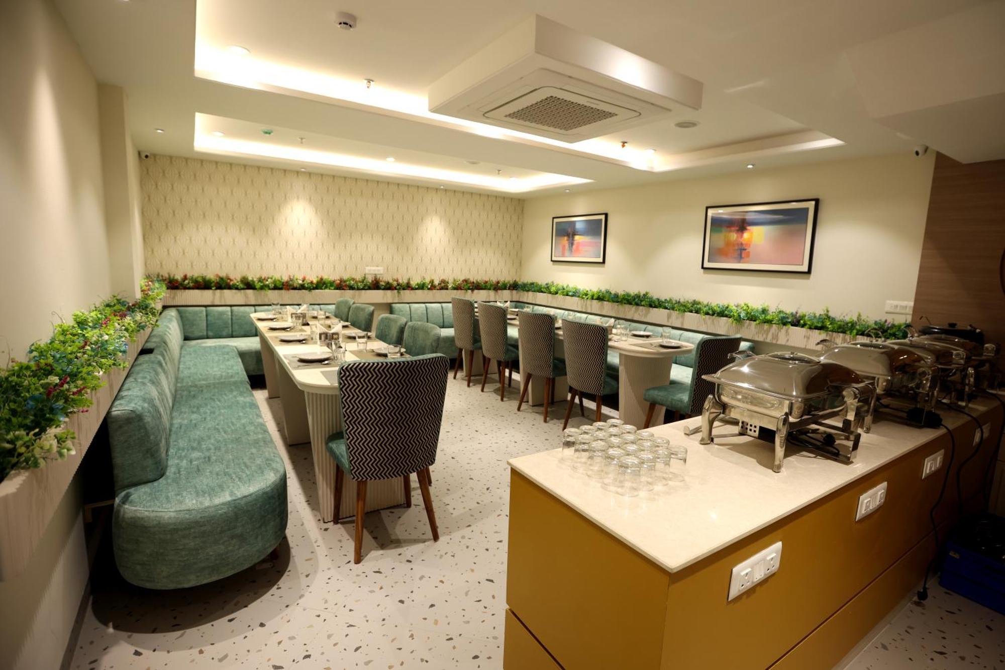Hiraya Hotels Mohali Luaran gambar