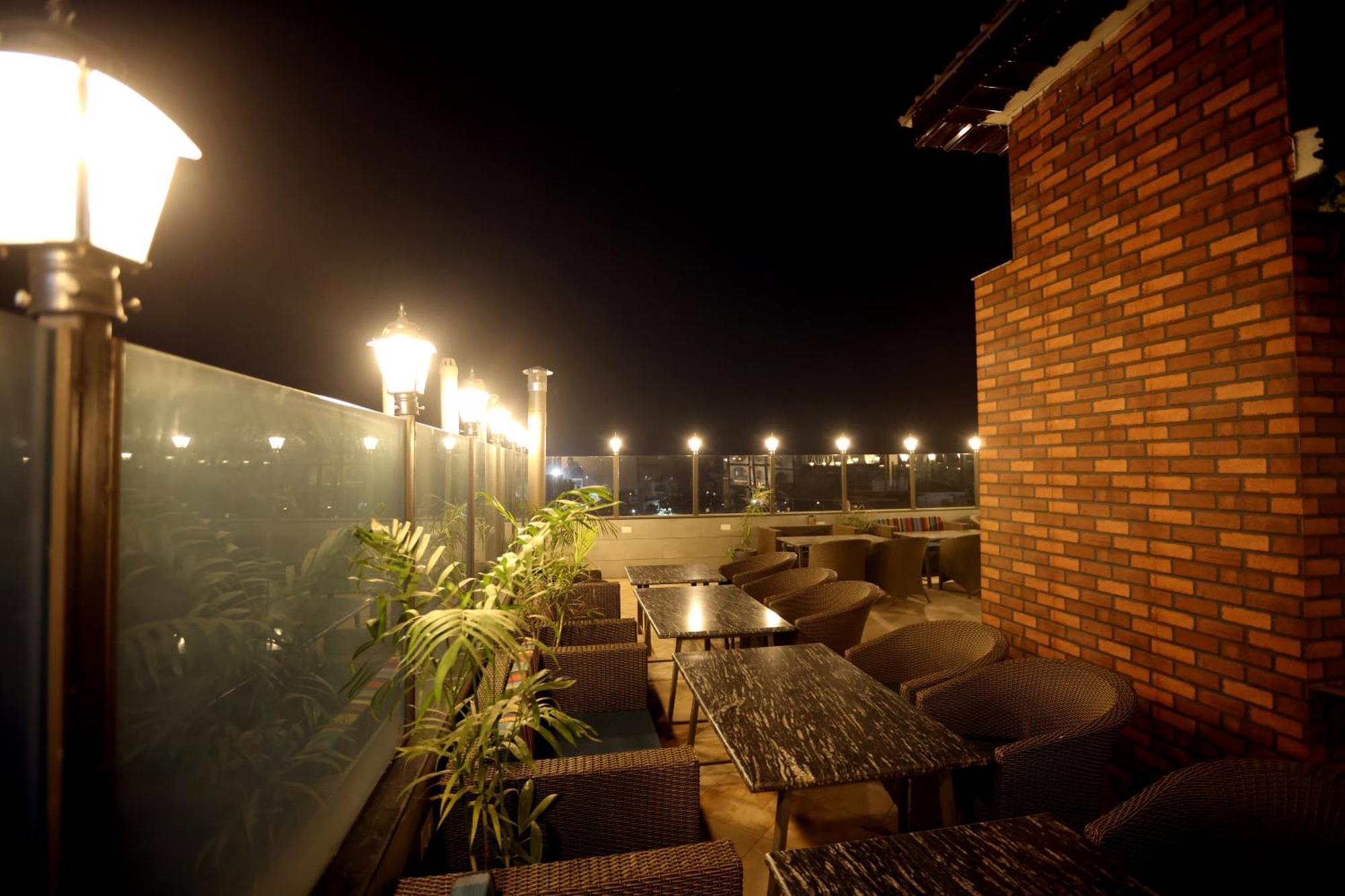 Hiraya Hotels Mohali Luaran gambar